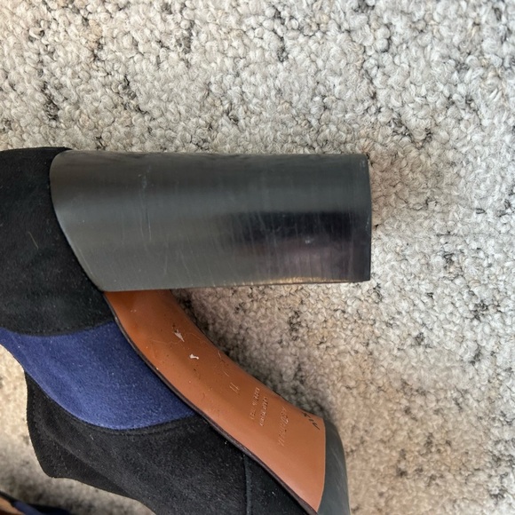 Aquatalia size 11 great used condition Black and Blue Heeled Boots Suede - Picture 6 of 11